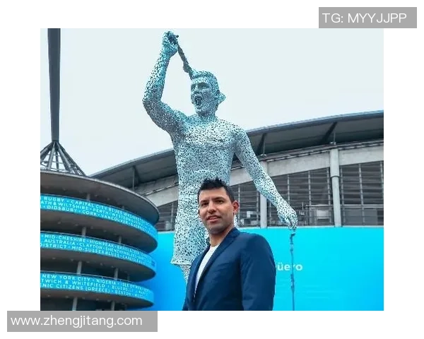 雕像足球明星的身份揭秘及其背后的故事与成就分析 雕像足球明星的身份揭秘及其背后的故事与成就分析