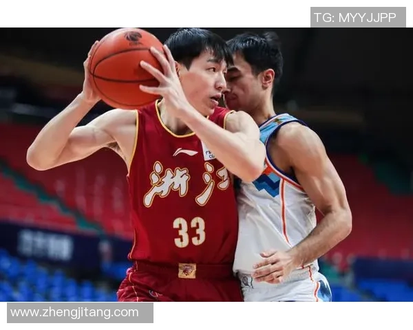 成都足球队在选拔赛中以77分稳居积分榜首位展现强劲实力